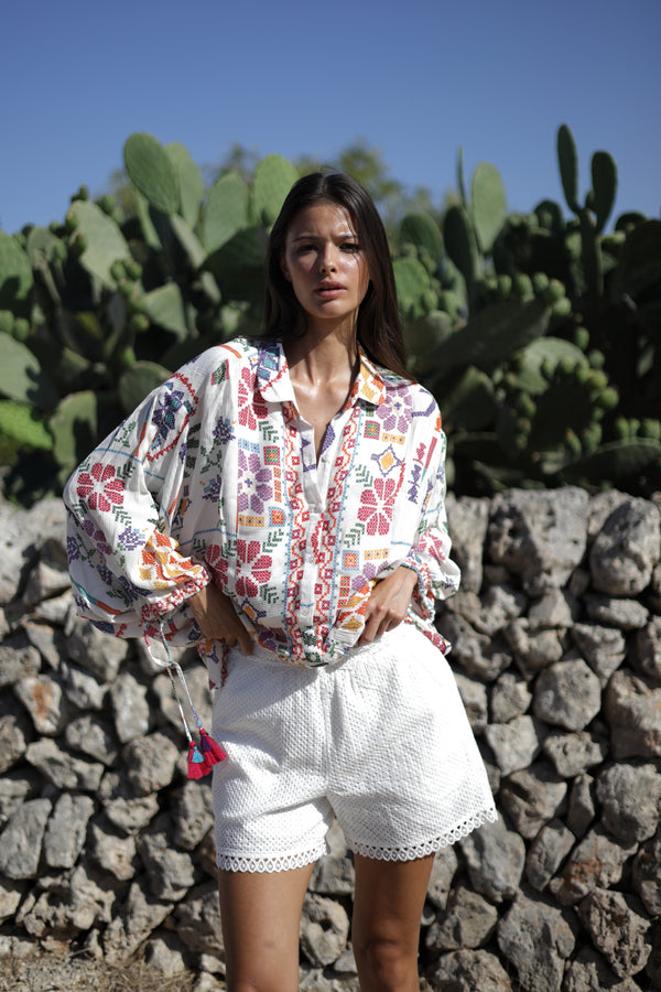 SHORT BLANCO CON ENCAJES